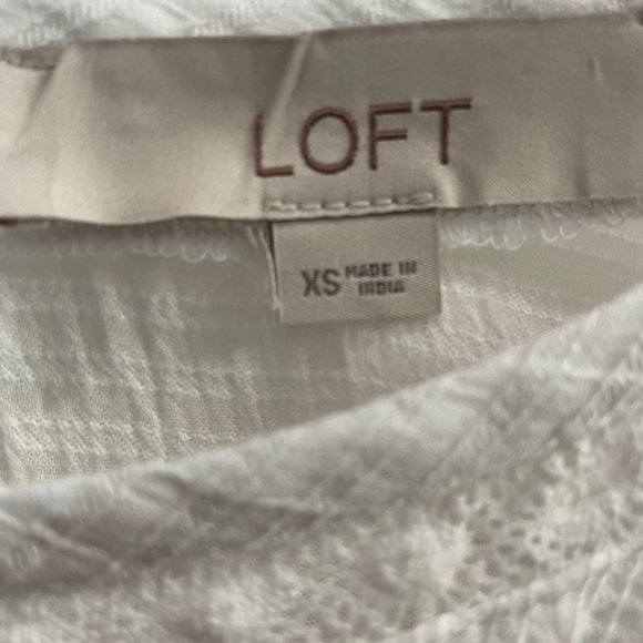 Pretty, Detailed White Cotton and Lace Puff Sleeve Blouse/Top - Picture 6 of 8